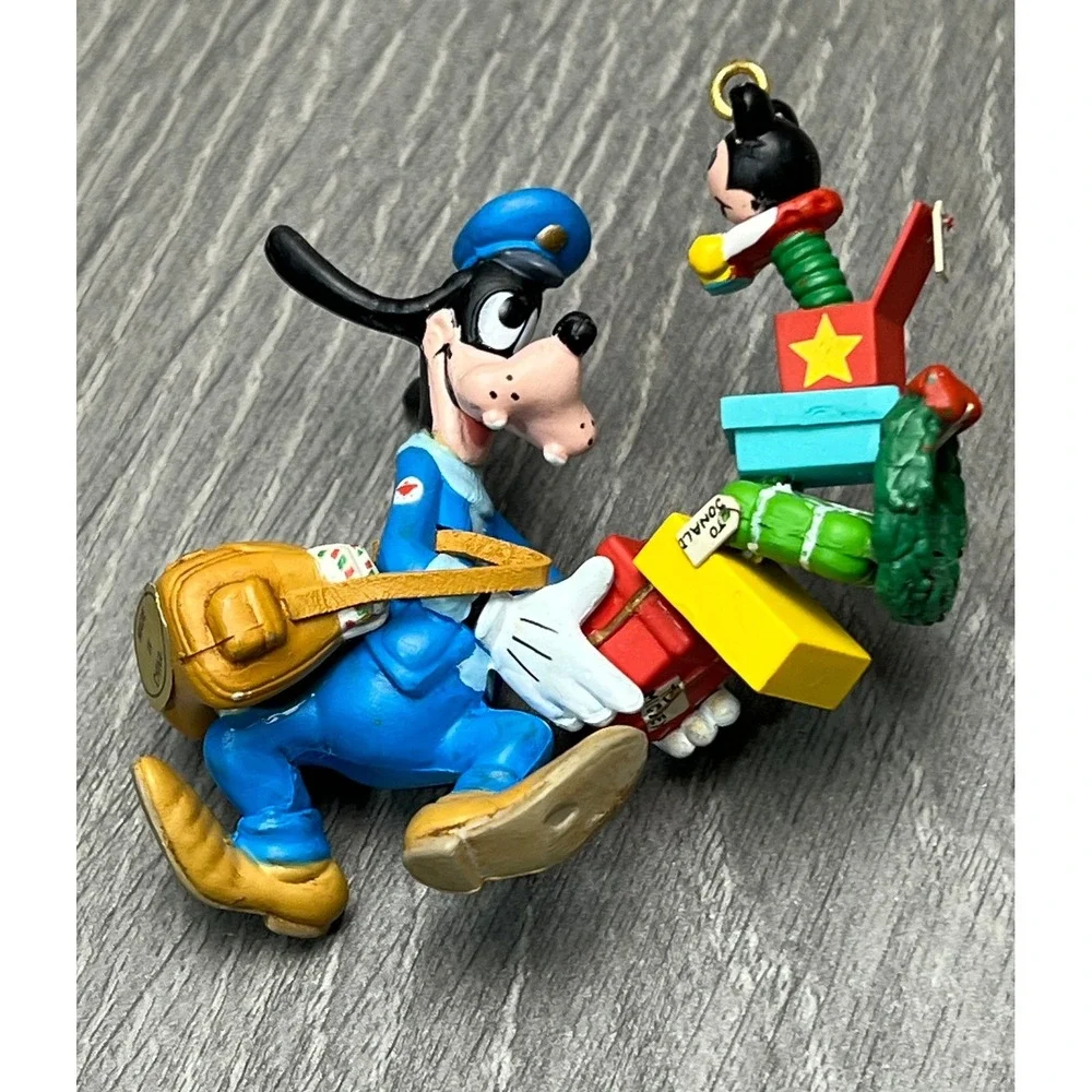 Enesco Disney Treasury Christmas Ornament Special Delivery Goofy Mickey 1992
